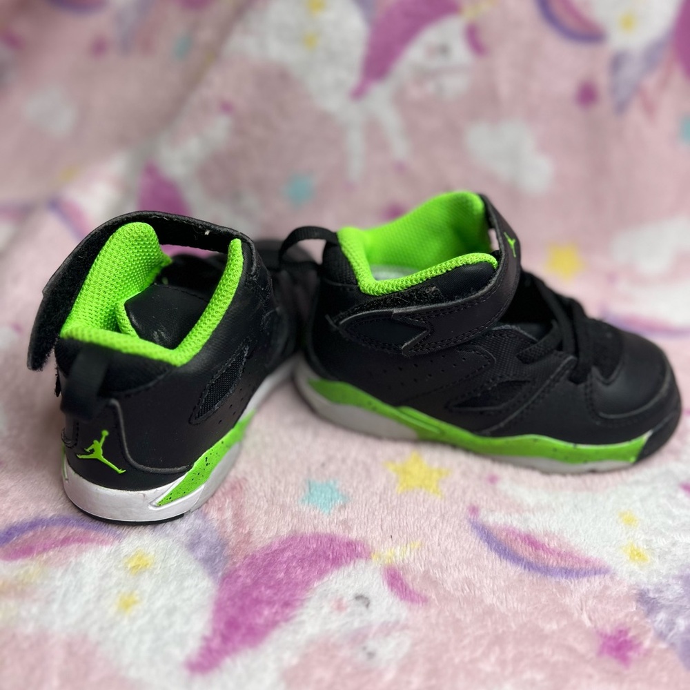 Size 7c Nikes